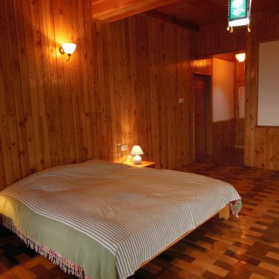 Apple Tree Premier Cottage No.1 in Manali - Book Two to Six elite Bedroom Cottage in Manali