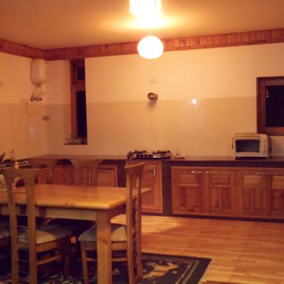 Apple Tree Premier Cottage No.1 in Manali - Book Two to Six elite Bedroom Cottage in Manali