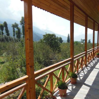 Apple Tree Premier Cottage No.1 in Manali - Book Two to Six elite Bedroom Cottage in Manali