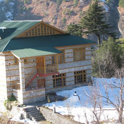 6 BHK Forest Hill Top Cottage in Manali