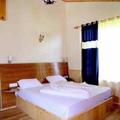Apple Tree Premier Cottage No.3 - Book Three to Nine Bedroom Family Holiday Cottage in Manali near Mall Road