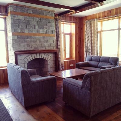 Apple Tree Premier Cottage No.7 - Six Bedroom Cottage in Manali with Kitchen and Private Parking